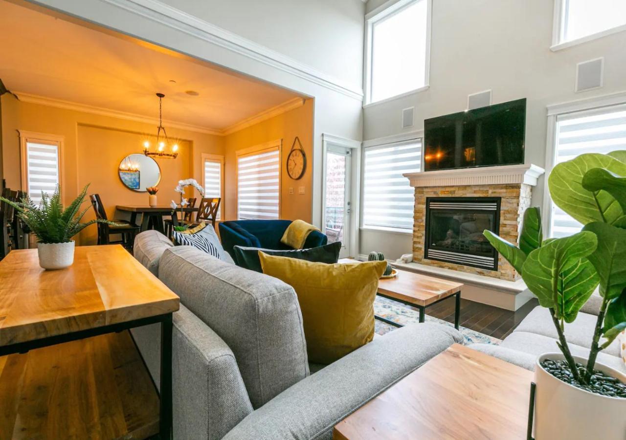 Bellamy Manor Large Home With 5Beds! In Langford Victoria Dış mekan fotoğraf